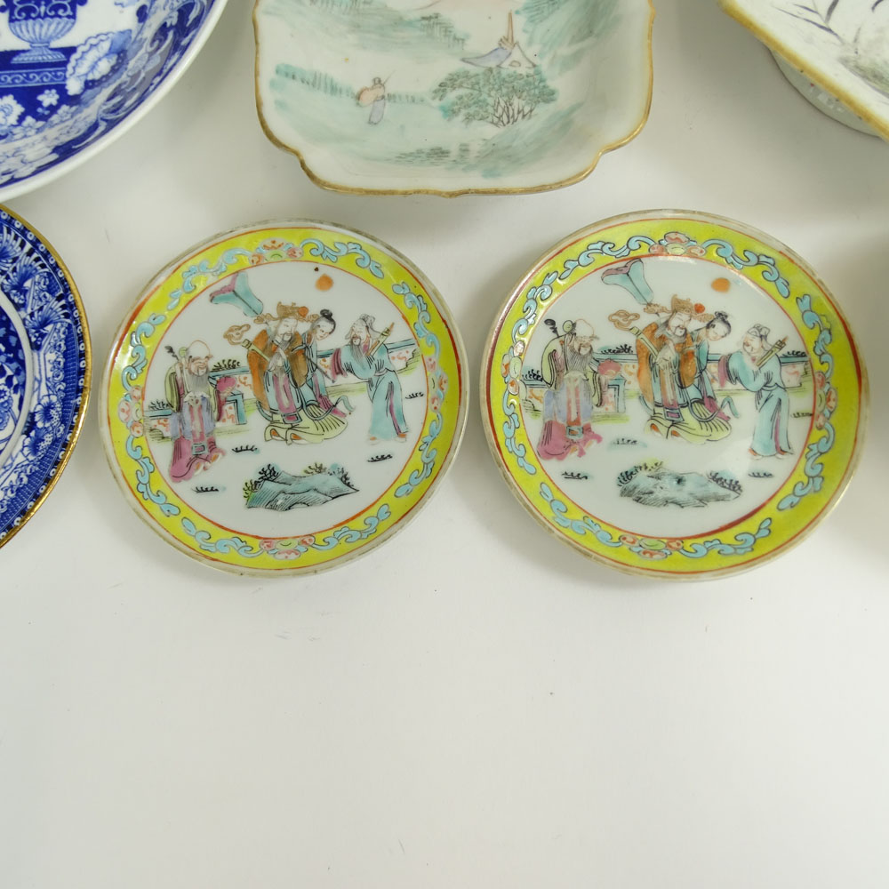 Lot of Eight (8) Pieces Chinese Export and English Porcelain Tabletop Items.