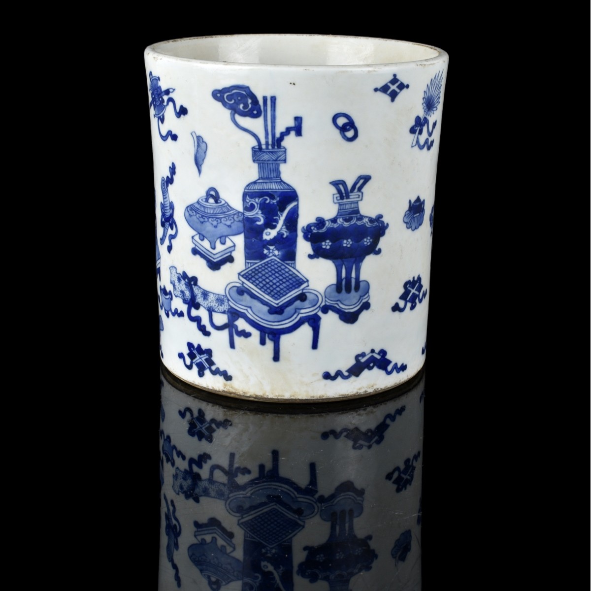Chinese Porcelain Brush Pot.