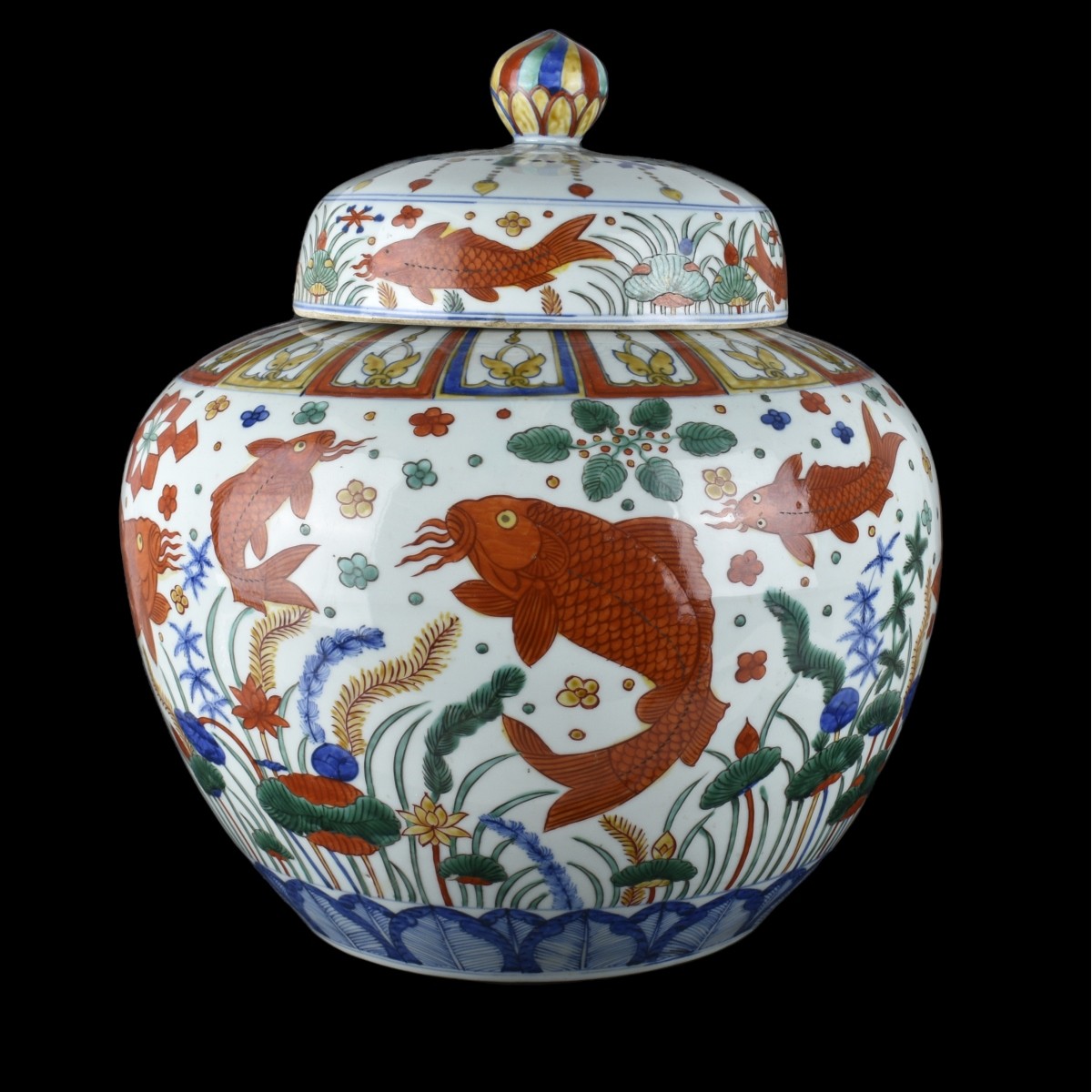 Large Chinese Wucai Style Covered Jar