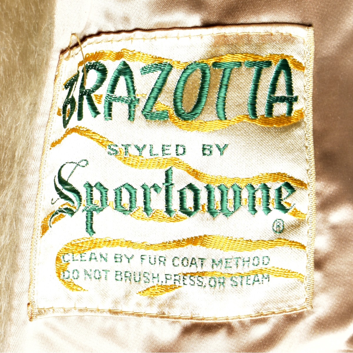 Sportowne Brazotta Faux Fur Coat