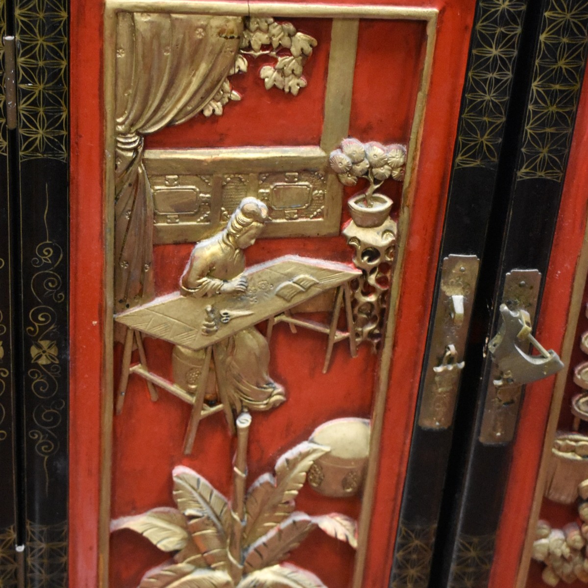 Chinese Lacquer Wood Cabinet