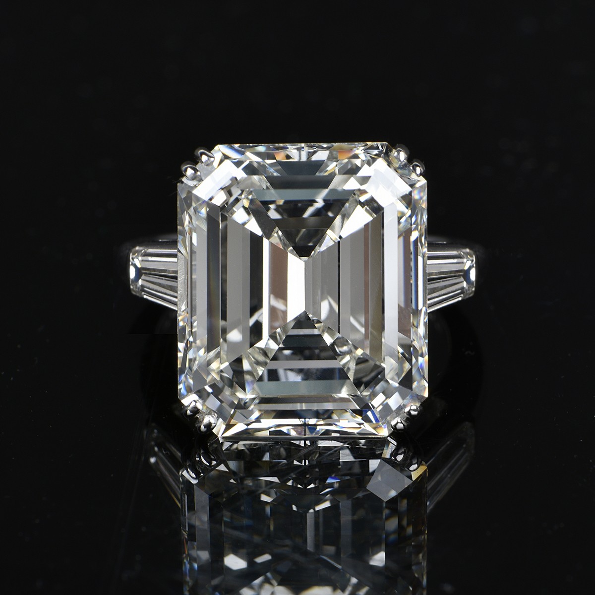 Graff/GIA 21.99ct Diamond Ring