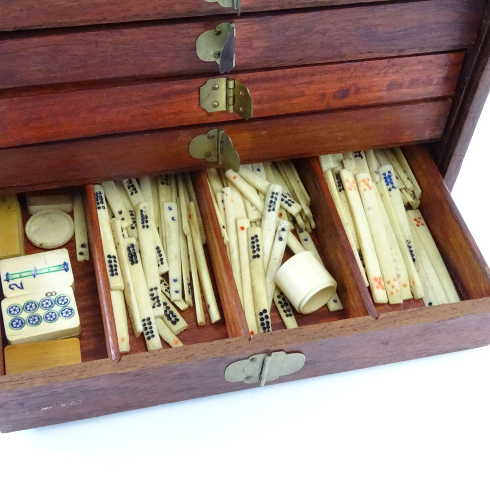 Vintage Chinese Mahjong Set in wood case.