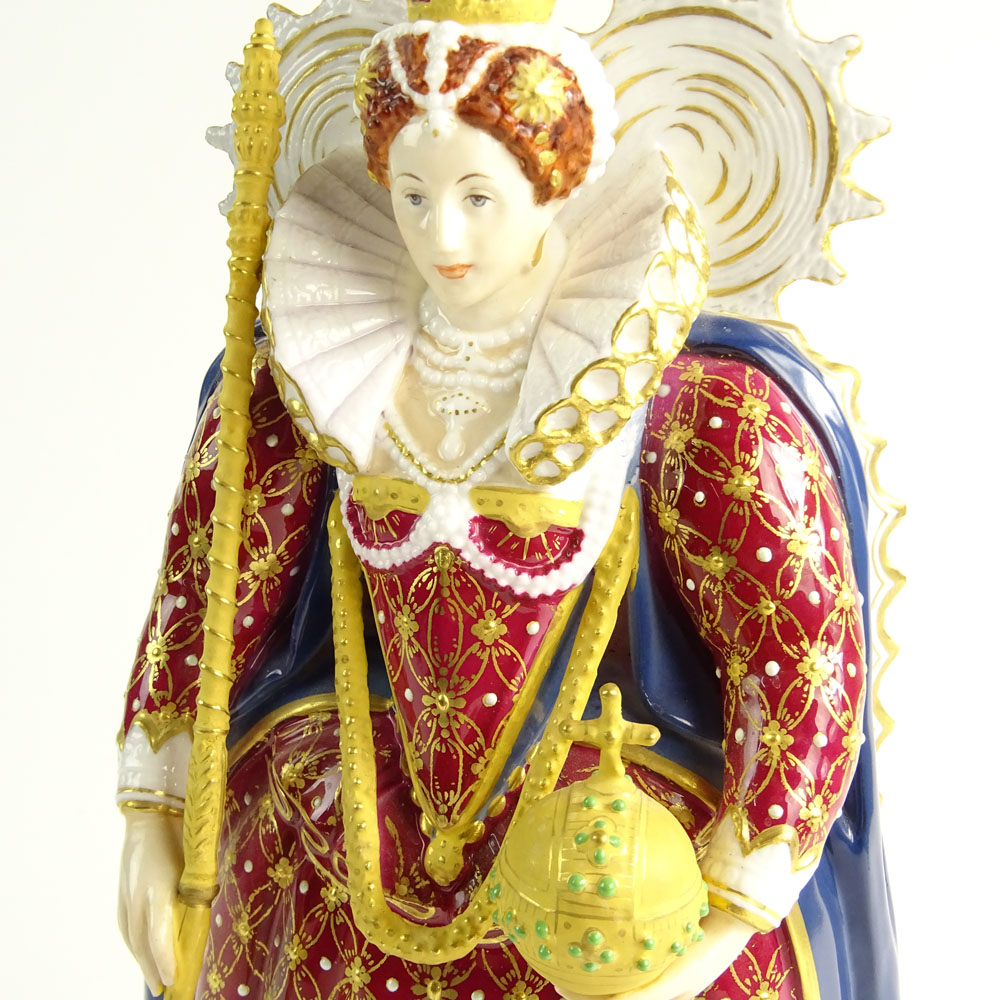 Royal Worcester Porcelain Figurine "Queen Elizabeth" 