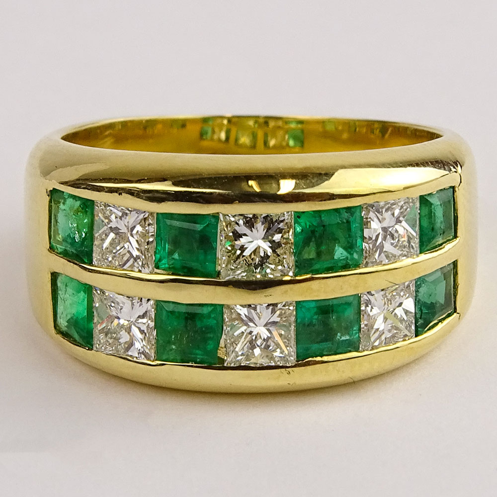 Lady's Fine Emerald, Diamond and 18 Karat Yellow Gold Ring. 