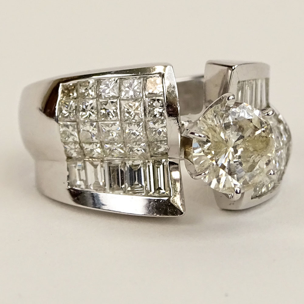 Approx. 4.30 Carat Diamond and 18 Karat White Gold Engagement Ring.