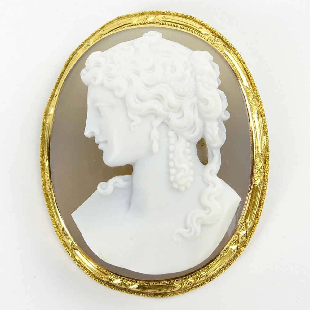 Antique Victorian 18 Karat Yellow Gold and Carved Agate Cameo Brooch.
