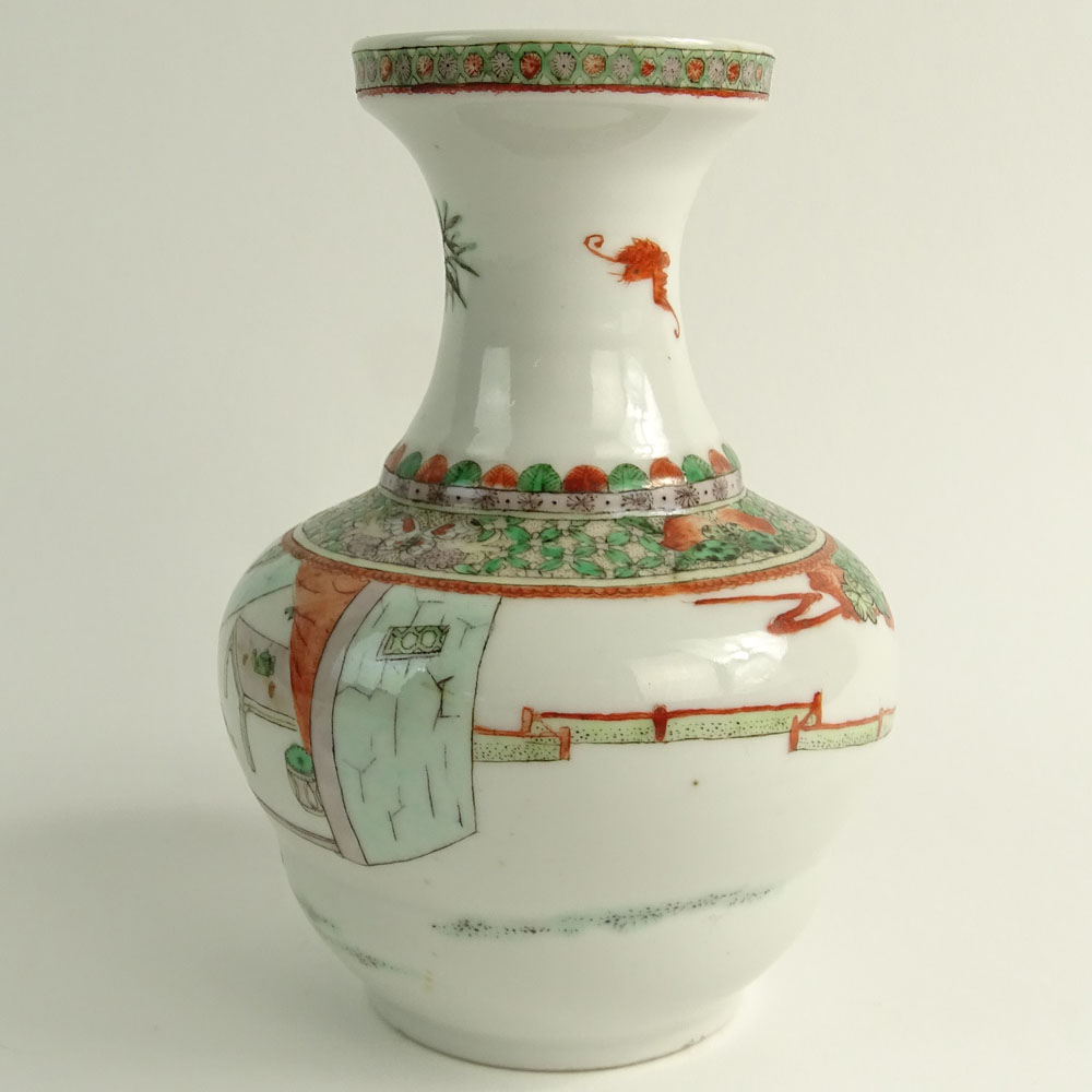 Vintage Chinese Export Rose Canton Porcelain Vase.
