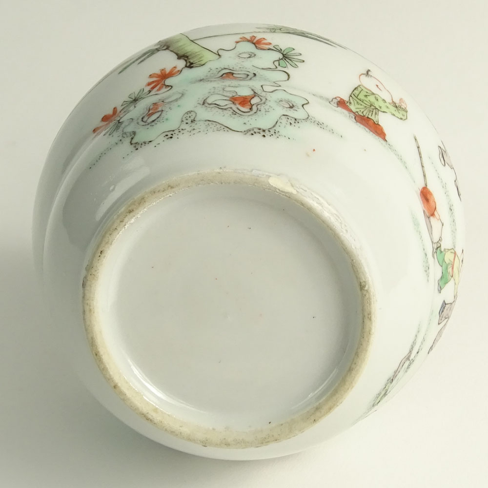 Vintage Chinese Export Rose Canton Porcelain Vase.