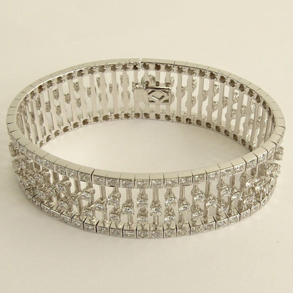 Fine Quality Italian Art Deco style Approx. 10.50 Carat Round Cut Diamond and 18 Karat White Gold Bracelet.