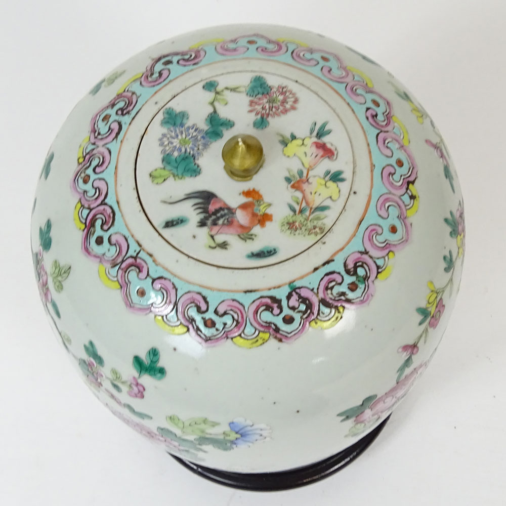 Antique Chinese Export Famille Verte Porcelain Ginger Jar. Decorated with Chickens throughout.