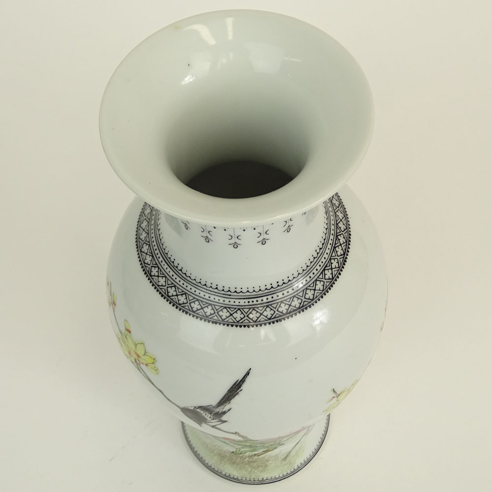Chinese Republic Period (1912-1949) Hand Painted Porcelain Vase.