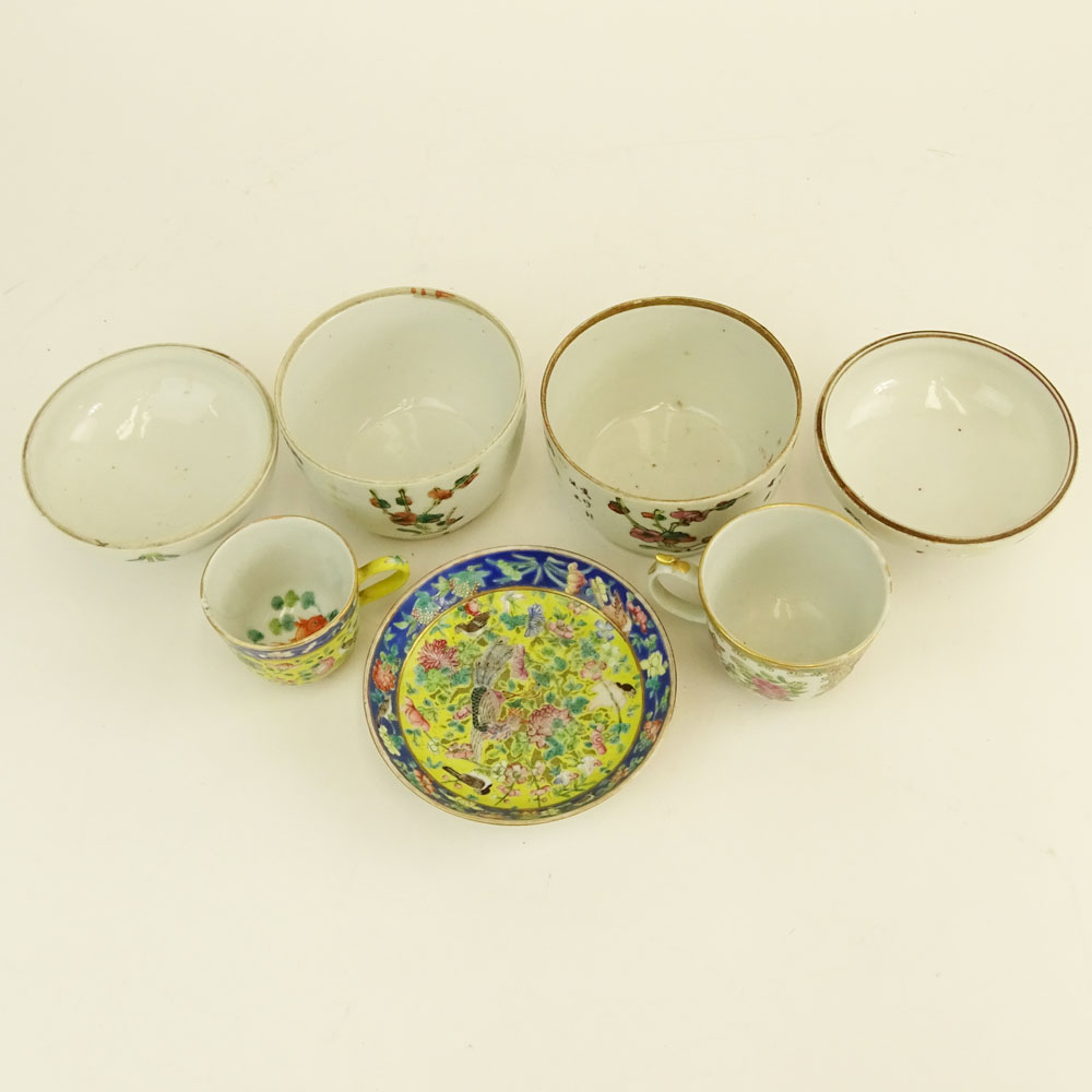 Lot of 5 Chinese Porcelain Items.