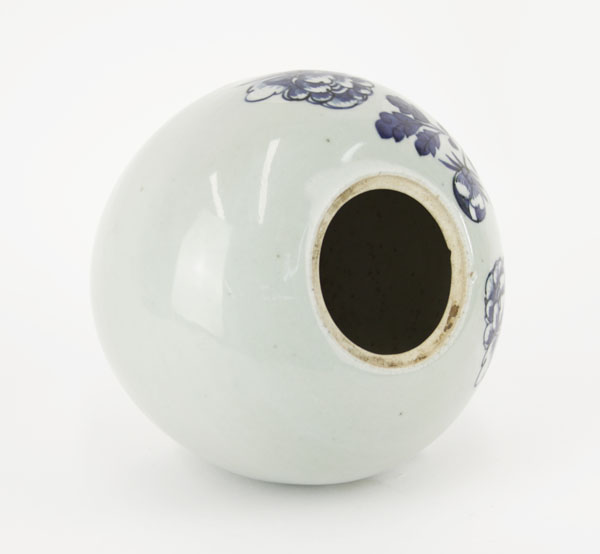 Chinese Blue & White Porcelain Jar, No Lid. 