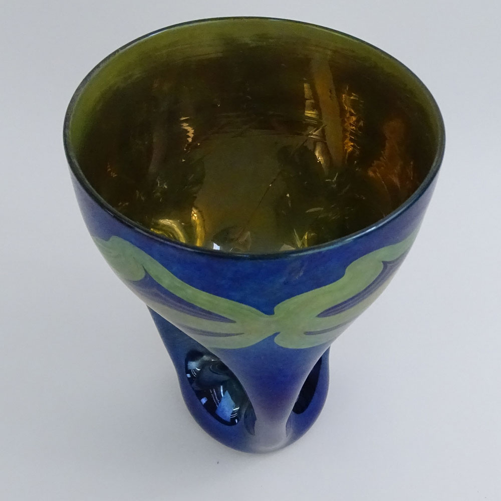Rare Louis Comfort Tiffany, Tiffany Glass and Decorating Company, American (1892-1900) Iridescent Blue Vase with Gold Chain Link Decoration at Rim, Gold Iridescent Interior.