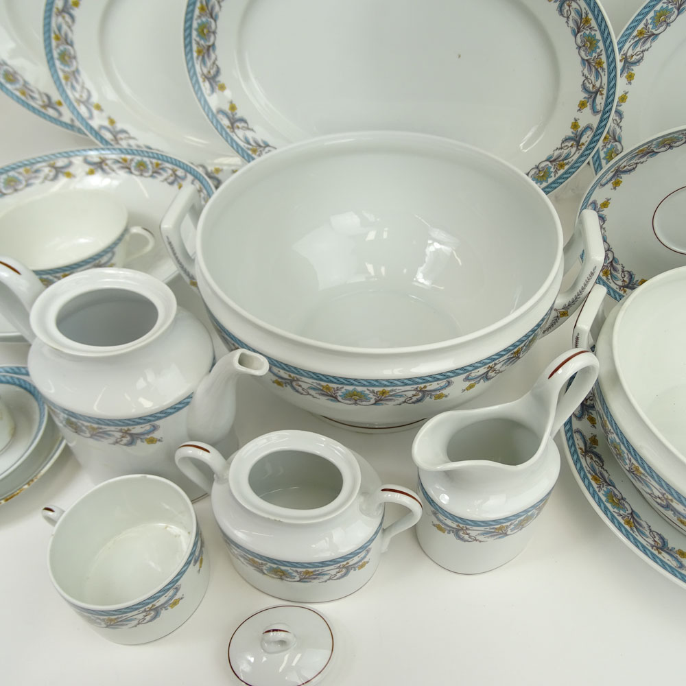 Richard Ginori Two Hundred Thirty Seven (237) Piece Set of Porcelain Dinnerware