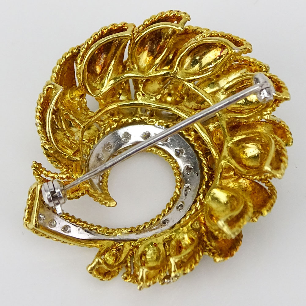Vintage 18 Karat Yellow Gold Enamel and Round Brilliant Cut Diamond Brooch