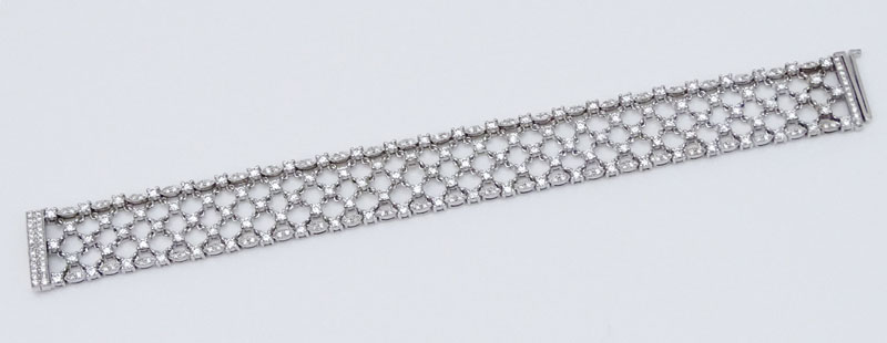 Lady's Buccellati style Approx. 10.0 Carat Diamond and 18 karat White Gold Bracelet.
