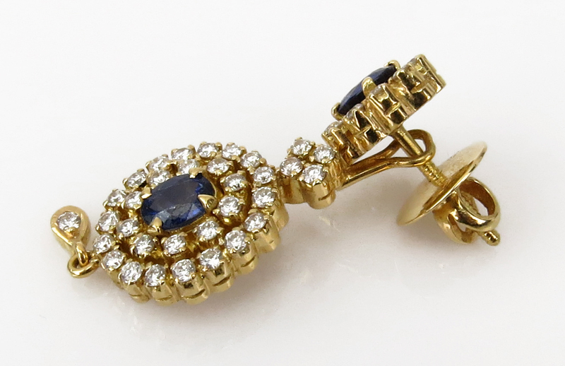 Approx. 17.50 Carat Sapphire, 7.0 Carat Round Brilliant Cut Diamond and 18 Karat Yellow Gold Necklace and Pendant Earring Suite.