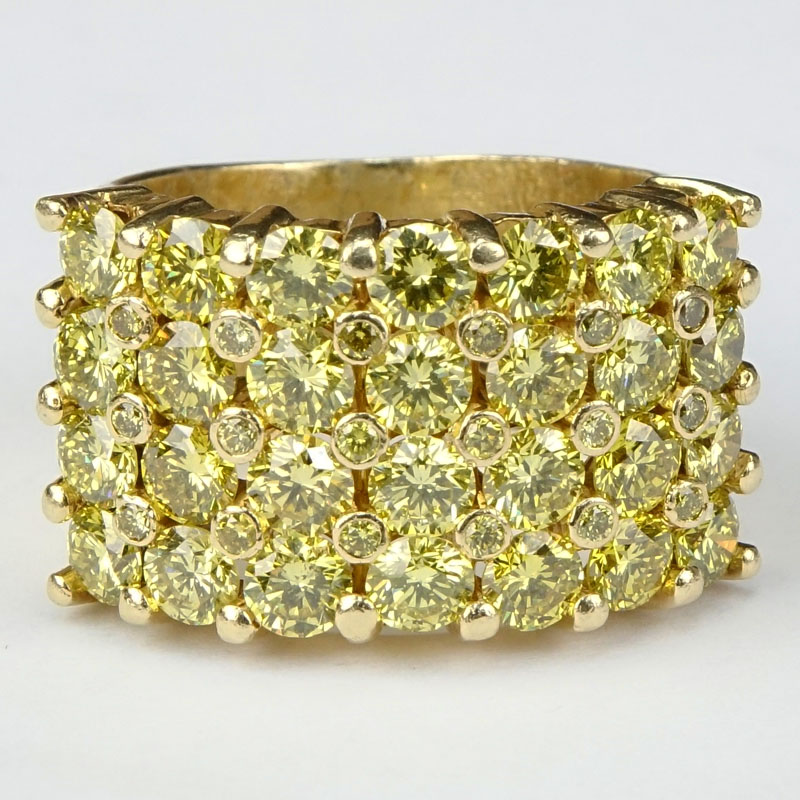 Vintage Man's or Lady's Approx. 7.50 Carat Round Brilliant Cut Fancy Yellow Diamond and 14 Karat Yellow Gold Ring.