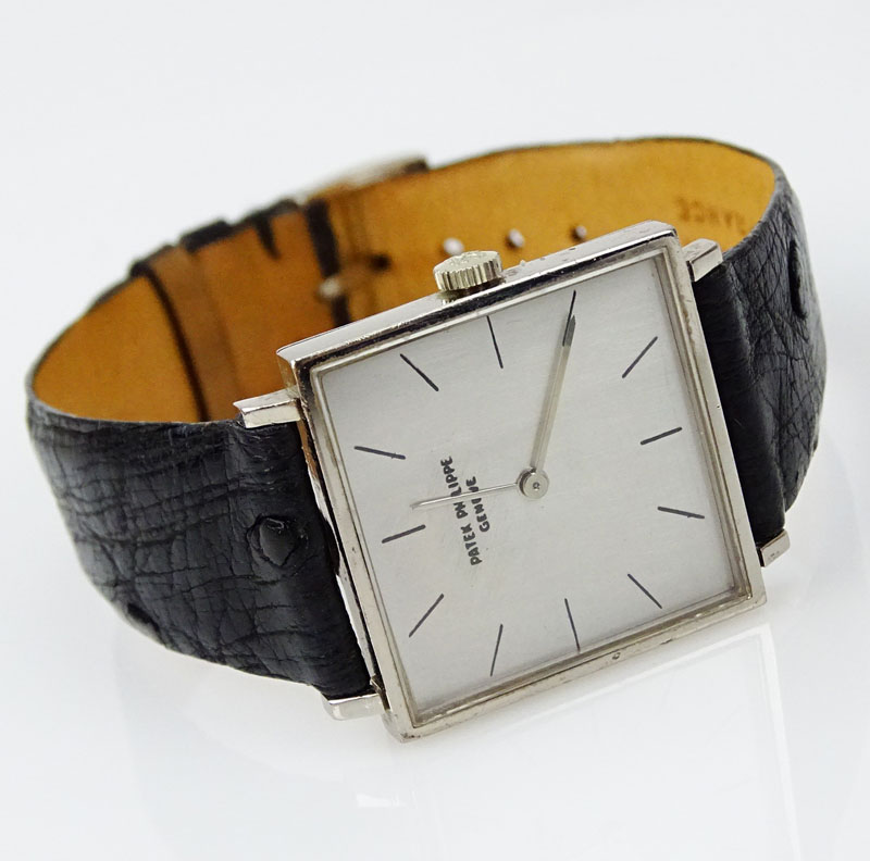 Men's Vintage Patek Philippe Genève 18 Jewel 18 Karat White Gold Watch Ref