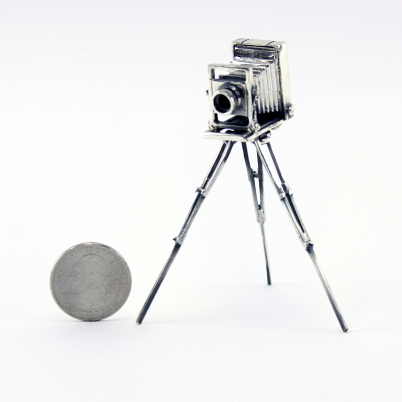 Medusa Oro Sterling Silver Miniature Camera On Tripod