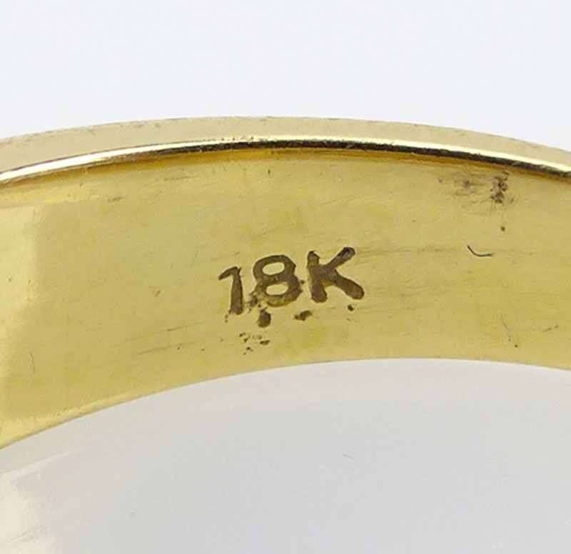 Man's Approx. .90 Carat Round Brilliant Cut Diamond and 18 Karat Yellow Gold Ring.