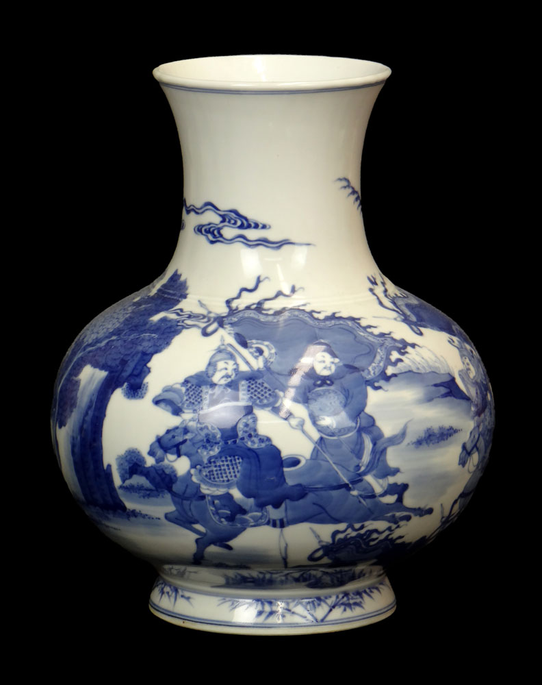 Chinese Kangxi style Blue and White Porcelain Vase