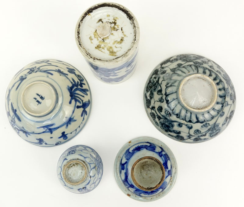Collection of Five (5) 19th Century Chinese Blue and White Porcelain Table Top Items
