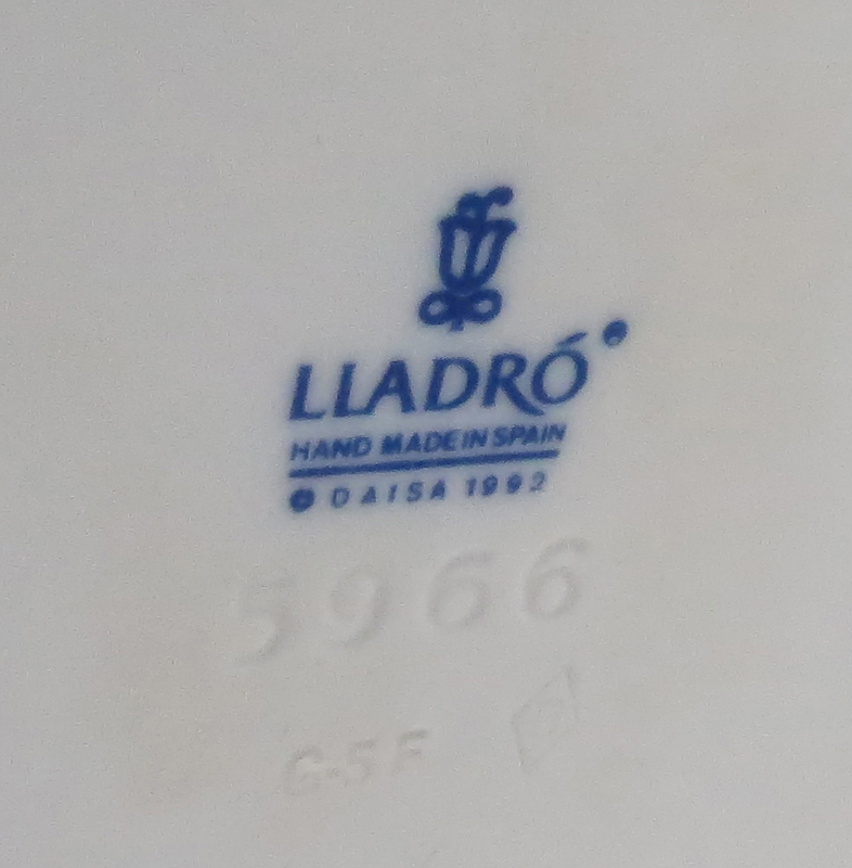 Lladro "Flower Forever" Glaze Porcelain Group #5966. 