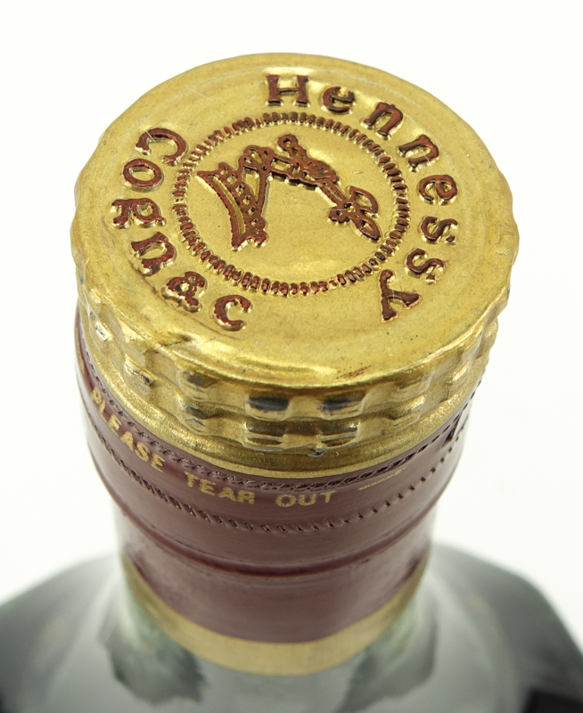Hennessy Paradis France Cognac Bottle in Original Presentation Box. La Societe Hennessy card included.
