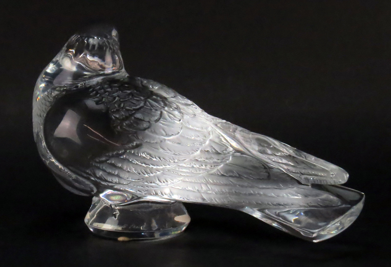 Lalique "Pigeon Bruges" Crystal Bird Sculpture. 