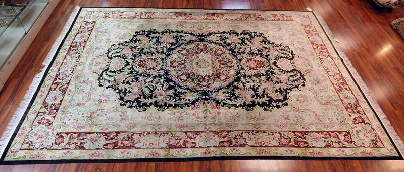 Fine Chinese Silk Floral Rug. 120 lines.