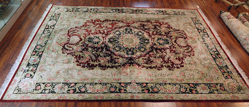 Fine Chinese Silk Floral Rug. 120 lines.