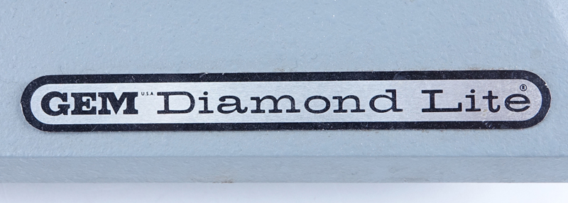 GIA Gem Diamond Lite Model 180 - Gemology Diamond Color Grading Tool.