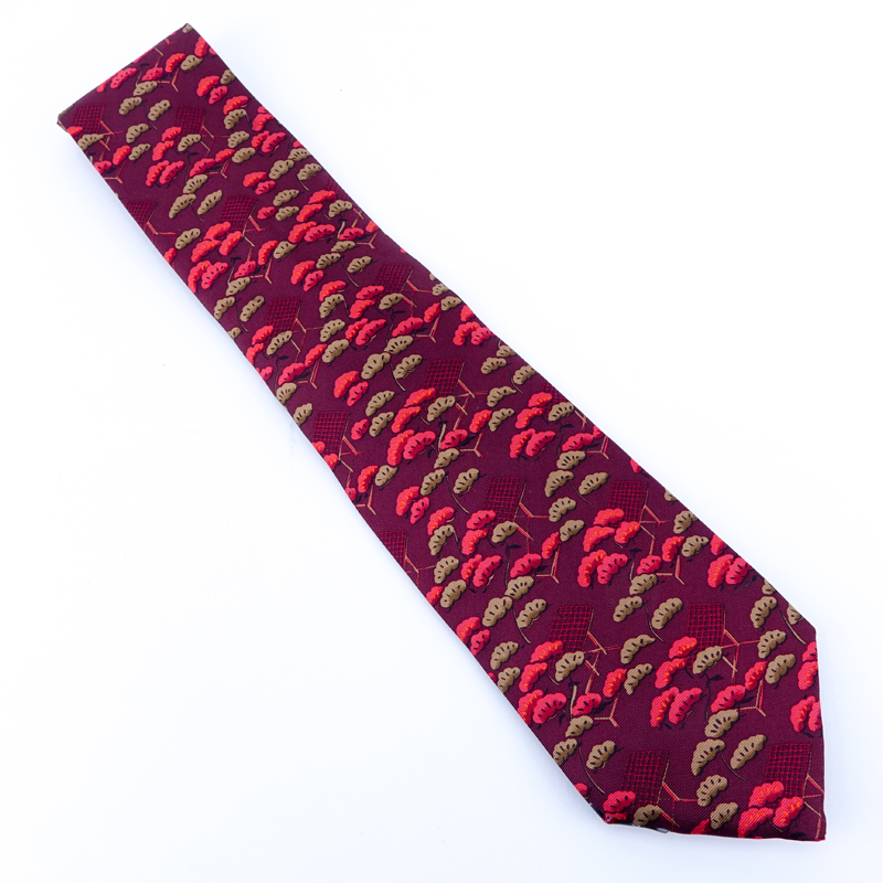 Ungaro 100% Silk Patterned Tie.