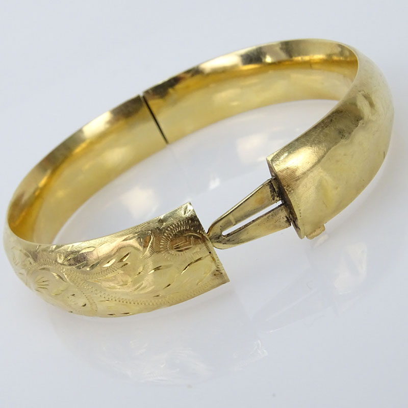 Vintage 14 Karat Yellow Gold Hinged Bangle Bracelet.
