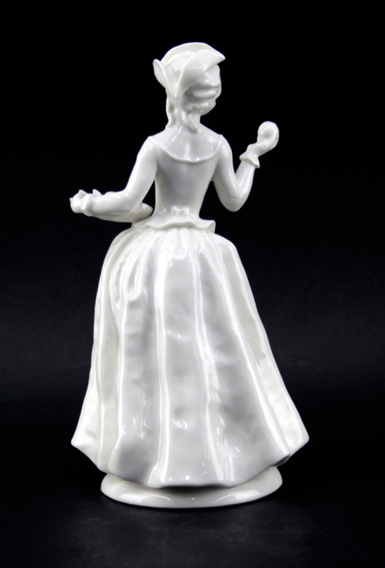 Vintage Hutschenreuther Figurine "Woman With Fruit". 