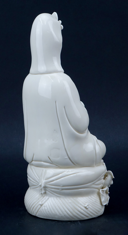 Chinese Porcelain Seated Kwan Yin Figurine.