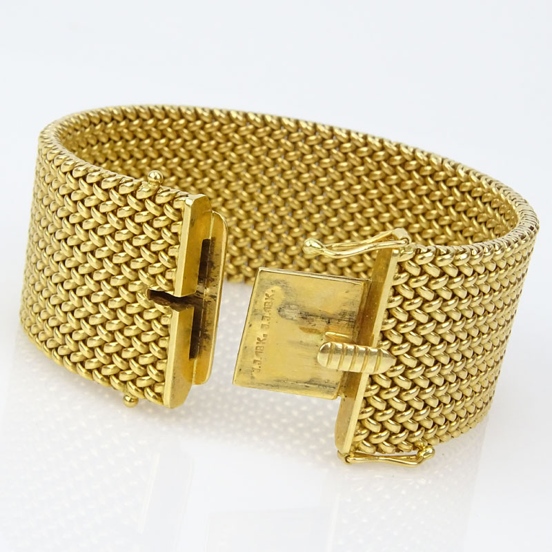 Vintage Heavy 18 Karat Yellow Gold Flexible Link Bracelet.