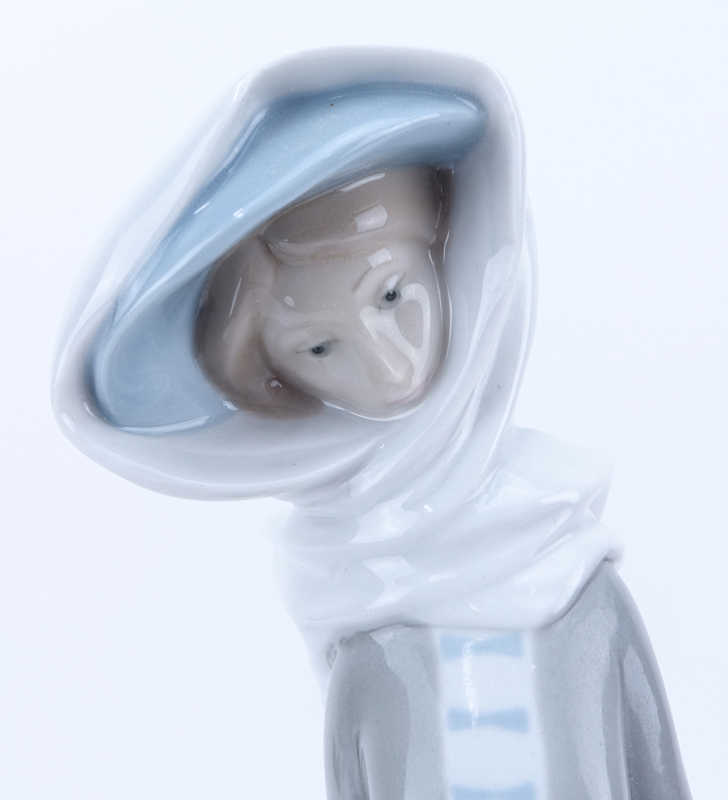 Lladro Porcelain Figurine "Stepping Out" Signed. 