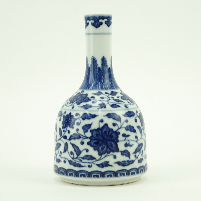 Chinese Blue and White Porcelain Long Neck Vase.
