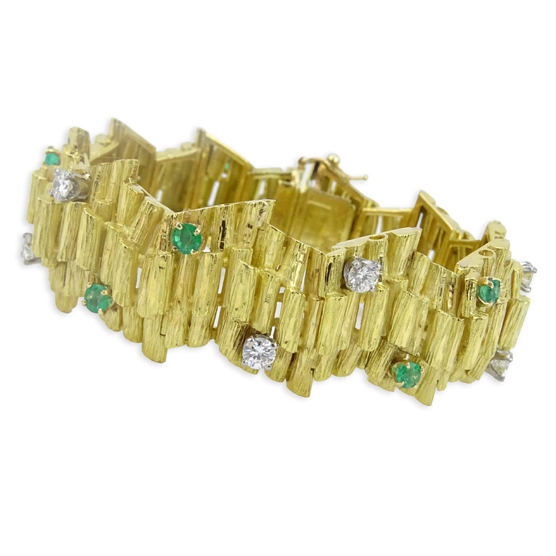 Retro Italian Approx. 2.0 Carat Round Brilliant Cut Diamond, 1.50 Carat Emerald and 18 Karat Yellow Gold Bracelet. 