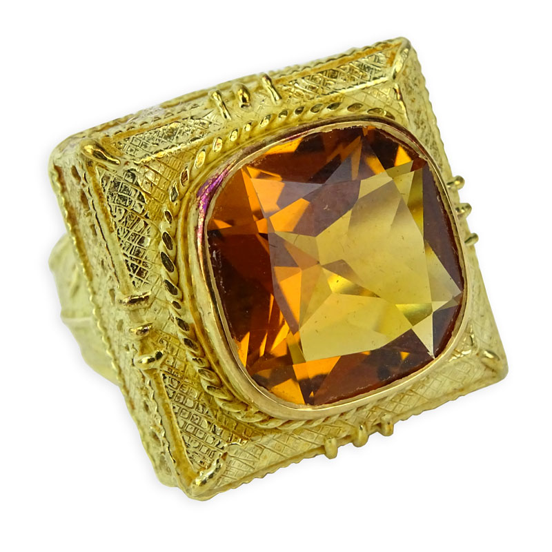 Vintage Italian Etruscan style Round Cut Citrine and 18 Karat Yellow Gold Ring.