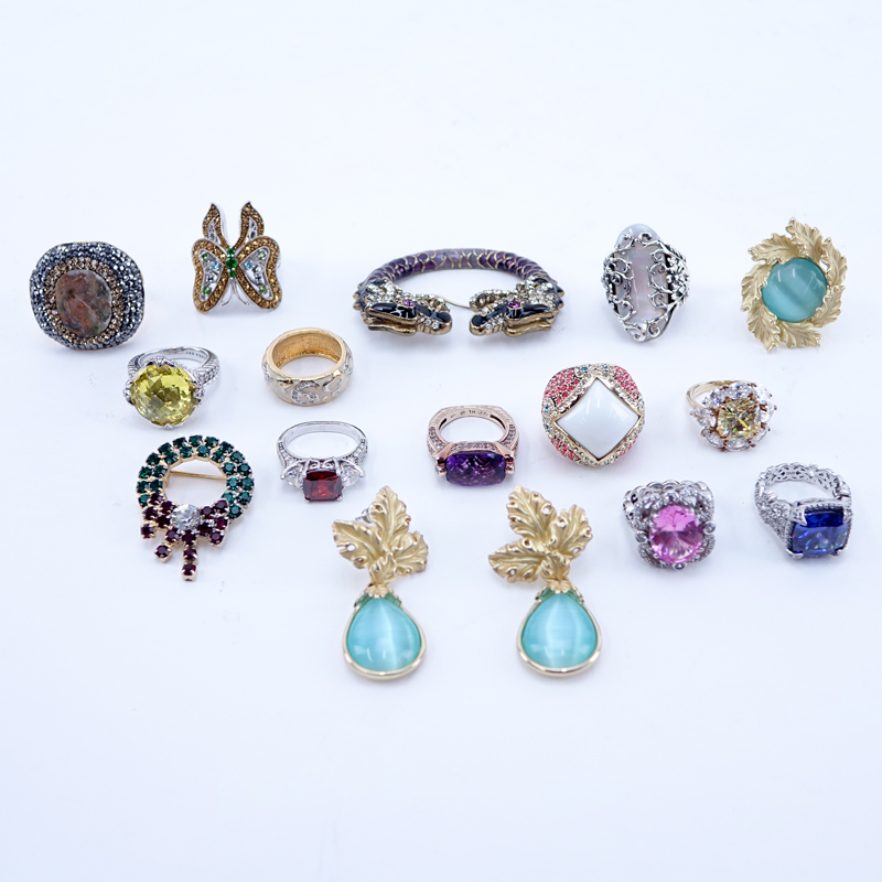 Collection of Fifteen (15) Pieces Costume Jewelry.