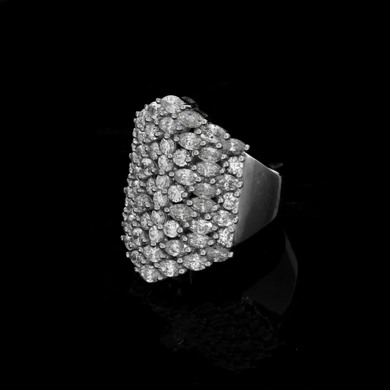 Contemporary Approx. 4.10 Carat TW Marquise and Round Brilliant Cut Diamond and 18 Karat White Gold Ring