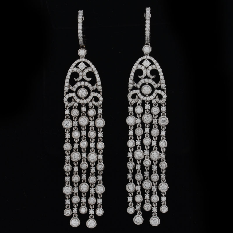 Approx. 5.0 Carat Round Brilliant Cut Diamond and 18 Karat White Gold Chandelier Earrings