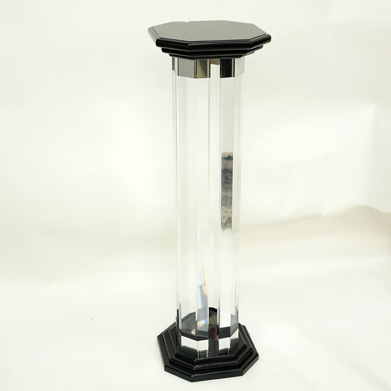 Mid Century Modern Lucite and Black Lacquer Pedestal. Light scuffs to top overall good condition.