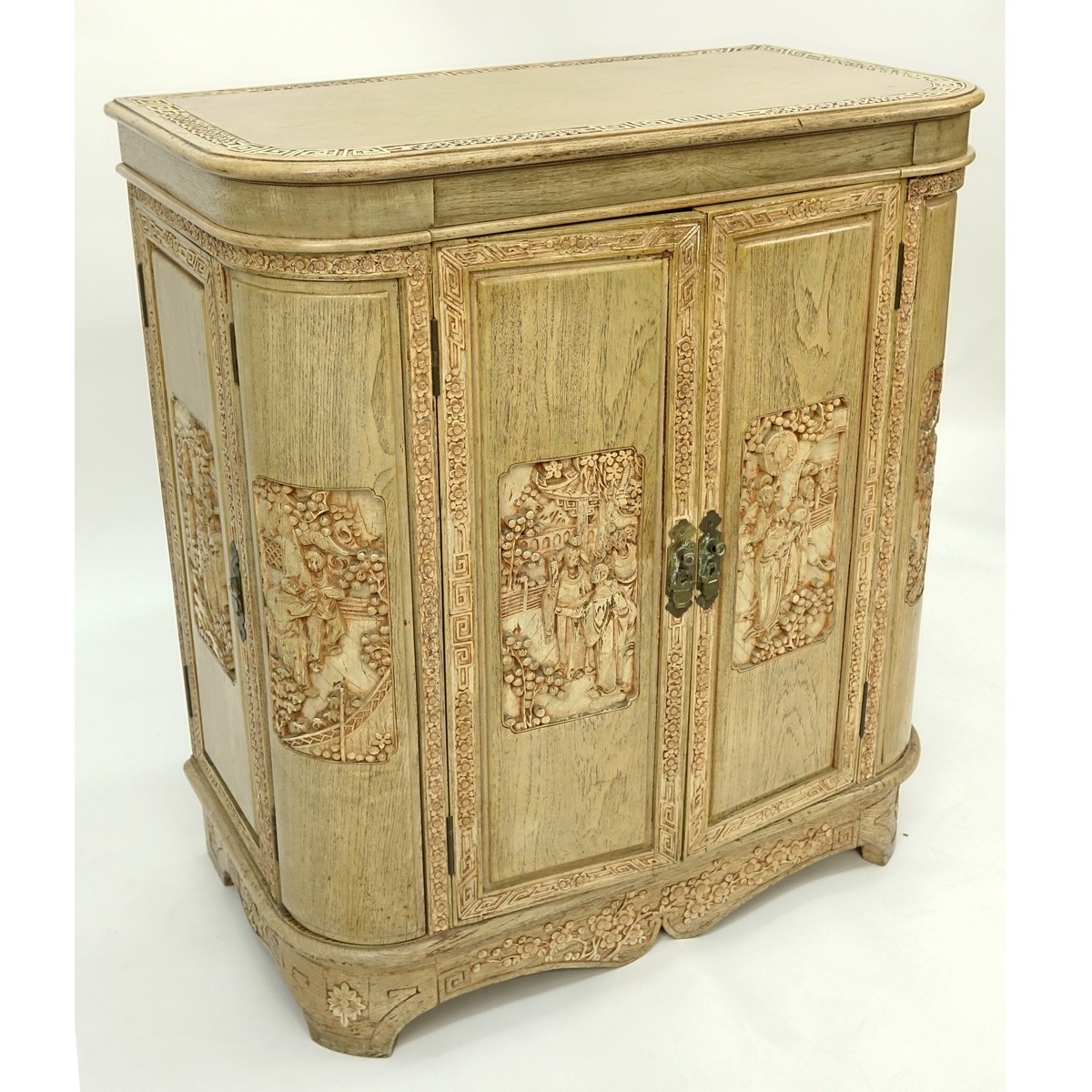 Vintage Chinese Motif Carved Wood Liquor Cabinet. Top lifts to reveal busy carved scene and fold out panels for serving.