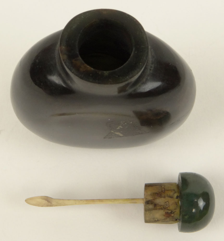 Early 20th C Chinese Carved Agate Snuff Bottle. Spinach Jade Stopper.